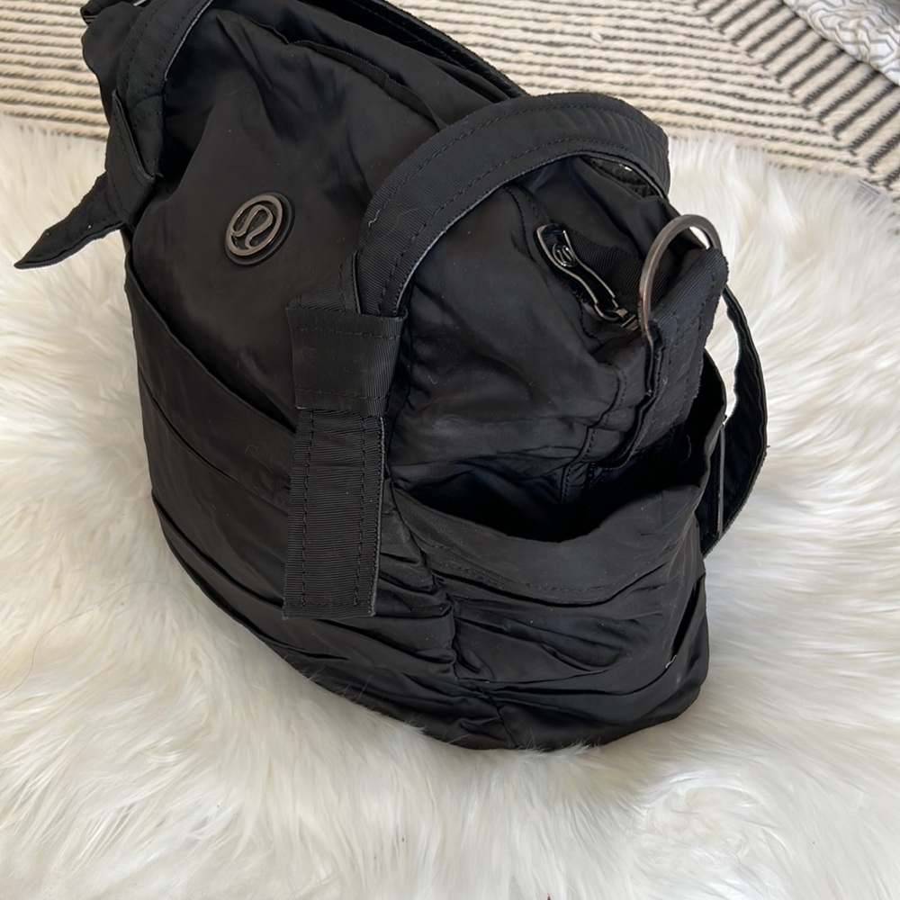 Lululemon workout bag!! - Picture 3 of 16